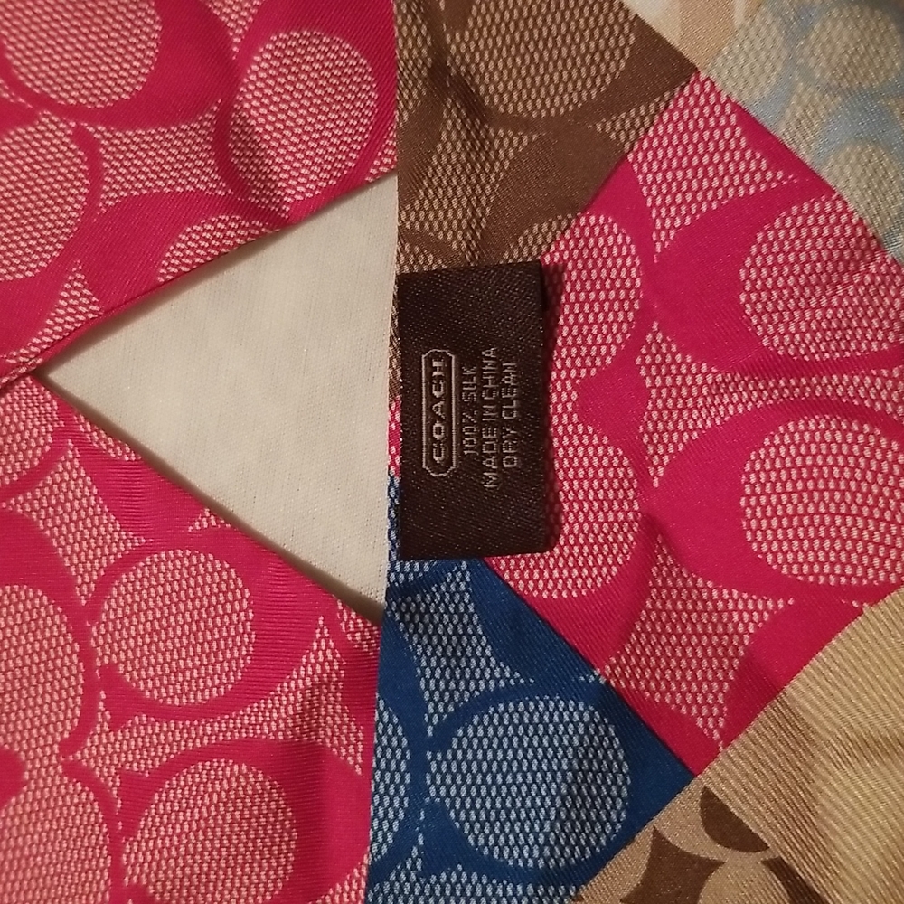 Coach Scarf - Picture 4 of 5